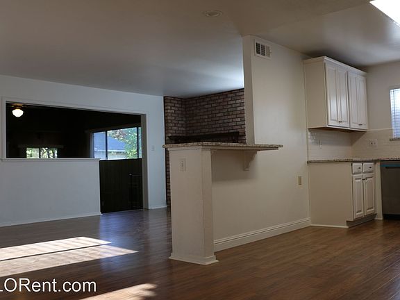 5th image of 977 West St