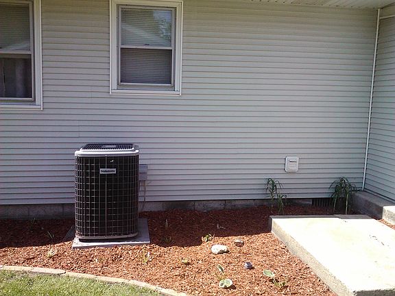 3rd image of 215 Fern Dr