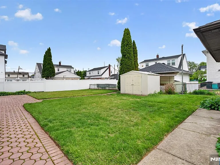 97 Sipp Ave — Photo 14