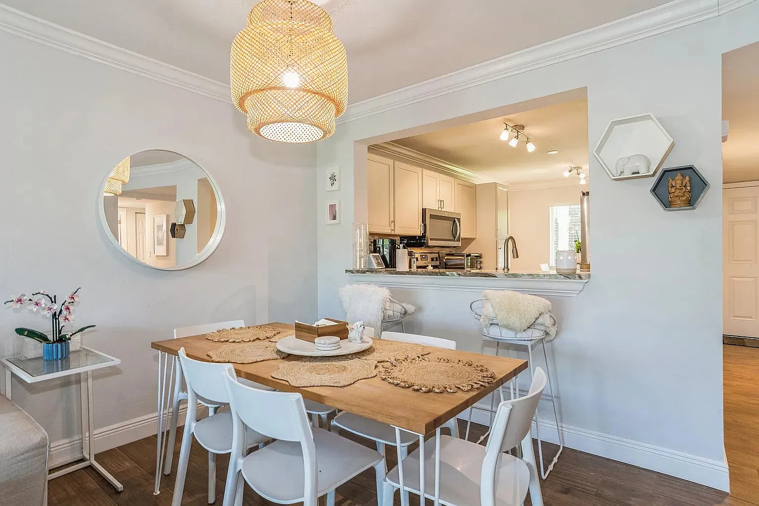 2 bed, 1085 sqft, $1,850 — Photo 4