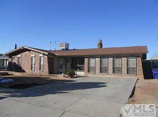 10751 Bywood Dr, El Paso, TX 79935