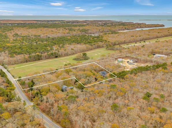 114 Meetinghouse Way, Edgartown, MA 02539