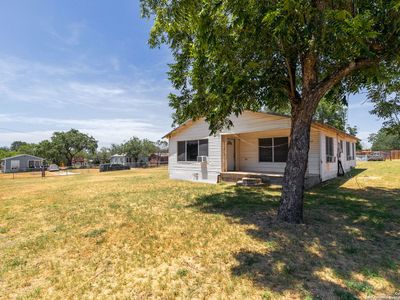 402 PALFREY ST, Natalia, TX, 78059