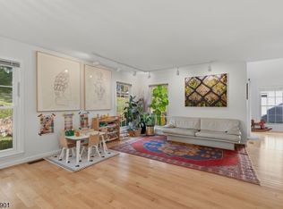 150 Dezenzo Ln, West Orange, NJ 07052