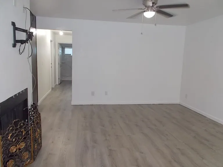 6208 Ilanos Ln — Photo 5