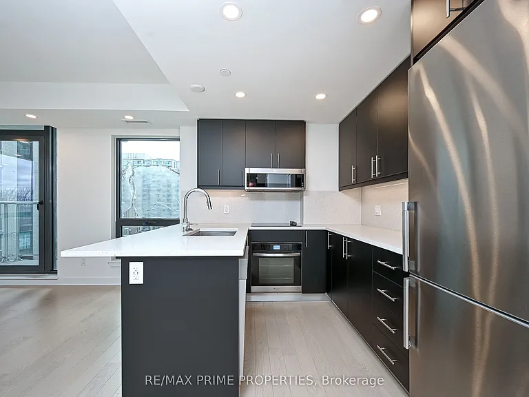 180 George St #508 — Photo 16