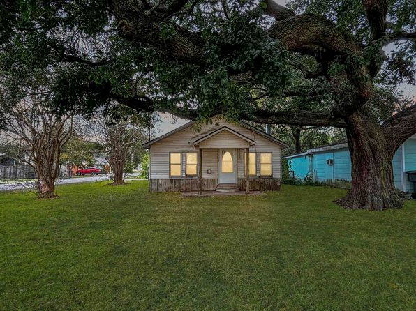 1720 Gary Ave, Nederland, TX 77627