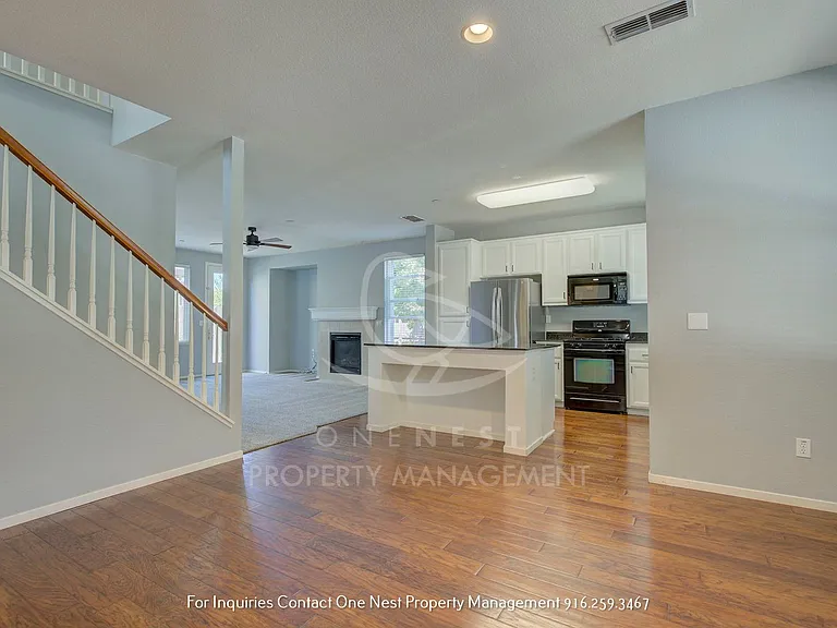 862 Courtyards Loop — Photo 4