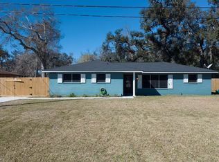 407 Tamarind St, Lake Jackson, TX 77566