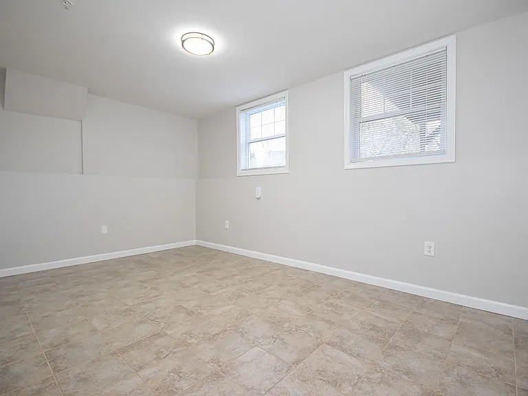 Jefferson Court — Photo 8