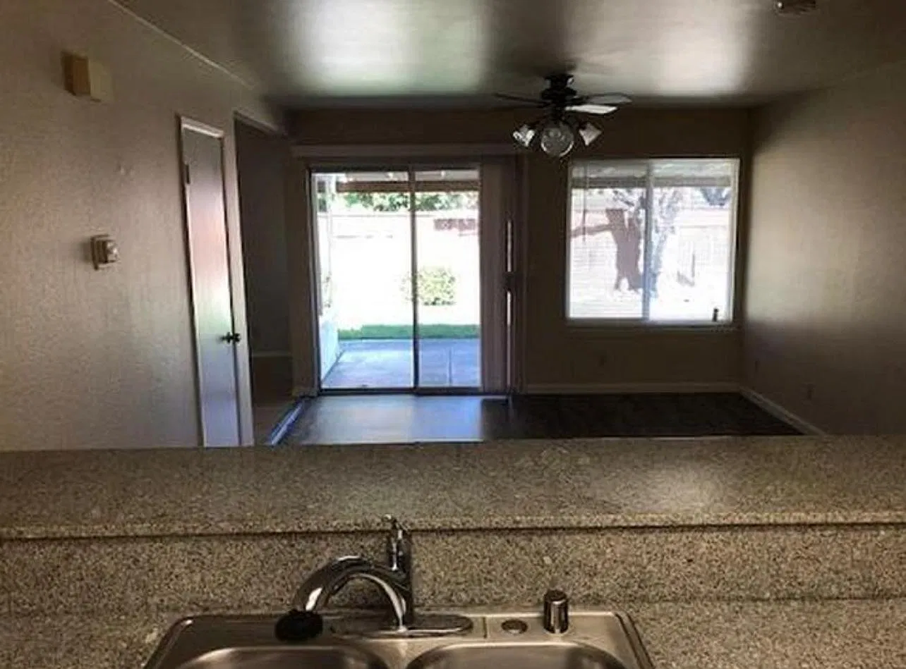 3 bed, 1204 sqft, $3,300 — Photo 3