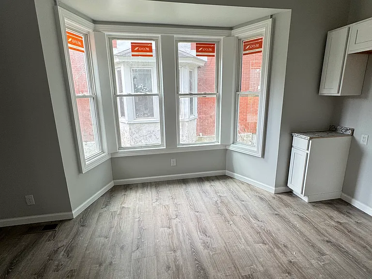 670 S 37th St — Photo 18