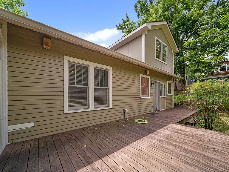 1710 Gale Ln — Photo 22