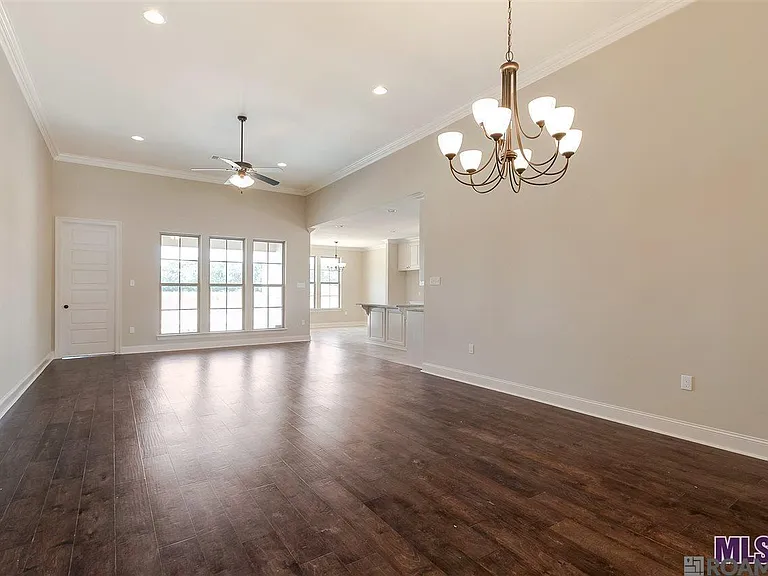 10365 Grand Plaza Dr — Photo 2