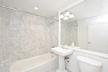 Rented by R New York