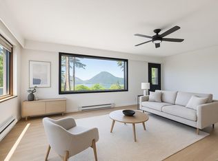 251 Campbell St, Tofino, BC V0R 2Z0