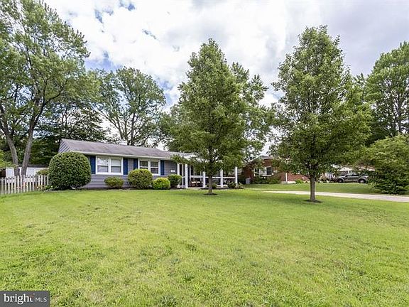 4th image of 4819 Upland Dr