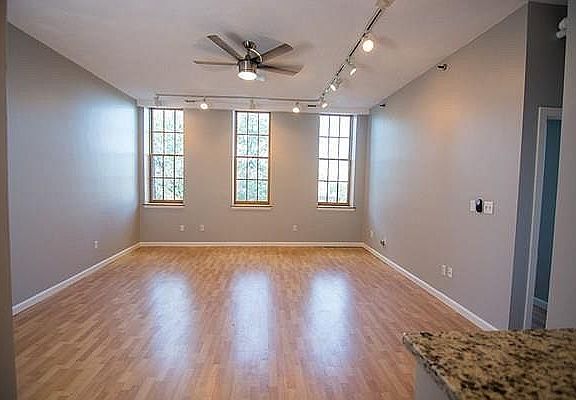 5th image of 19-23 Pleasant St #305