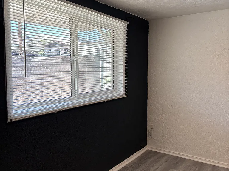 3619 Morehead Ave — Photo 4