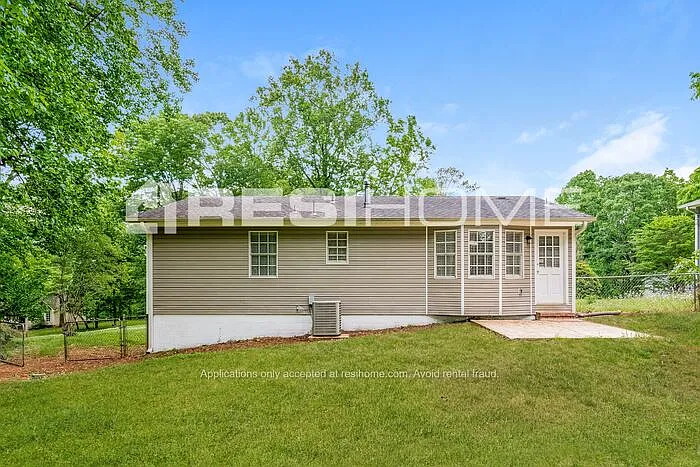 6812 Markham Dr — Photo 15