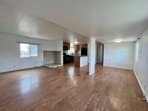 5th image of 309 Oxford Dr