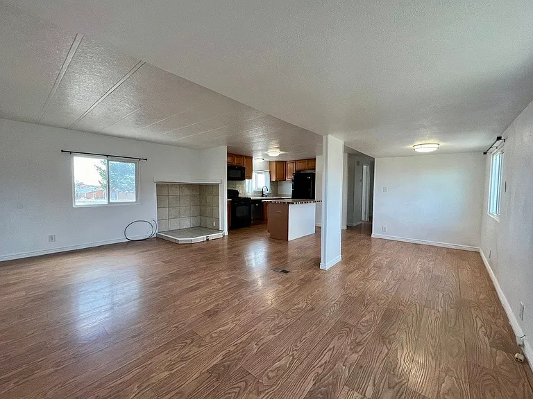 309 Oxford Dr — Photo 5