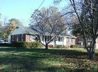 606 York Warwick Dr, Yorktown, VA 23692