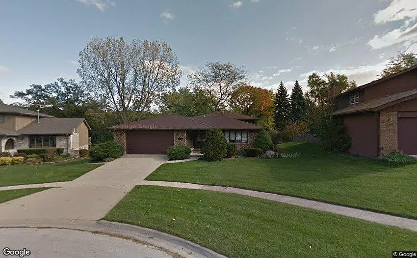 422 Hillview Ct photo 1