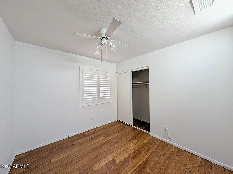 2824 W Angela Dr — Photo 46