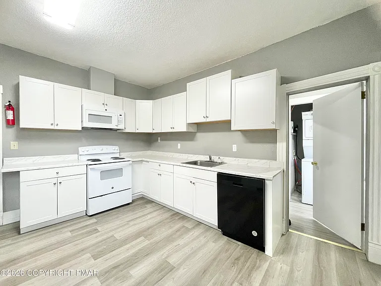 1028 N Webster Ave #2 — Photo 29