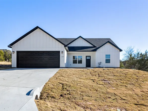 2215 Christine Dr, Granbury, TX 76048