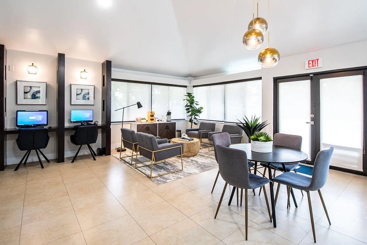Legacy Vista Palms — Photo 3