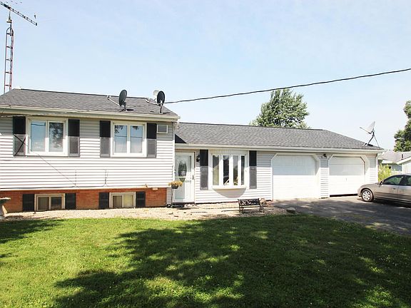2nd image of 2625 Lee Rd