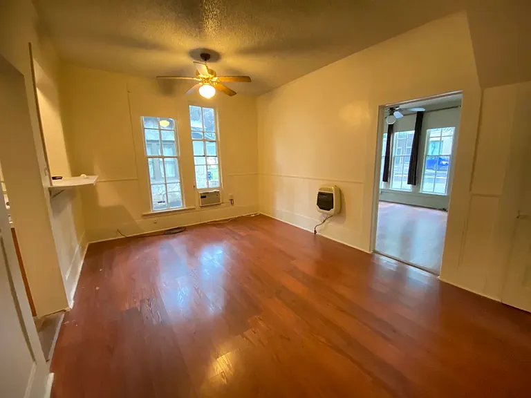 323 W Hutchison St #2 — Photo 4