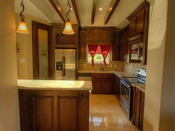 3rd image of 28255 McLelland Dr