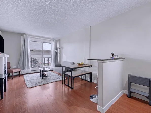 2906 S 17th Ave SW #8, Calgary, AB T3E 0A9