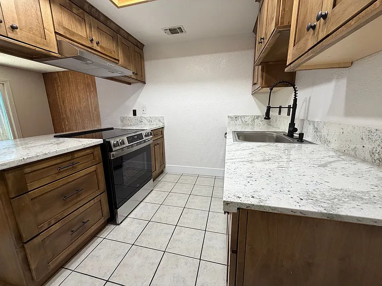 3614 S Port Dr — Photo 4