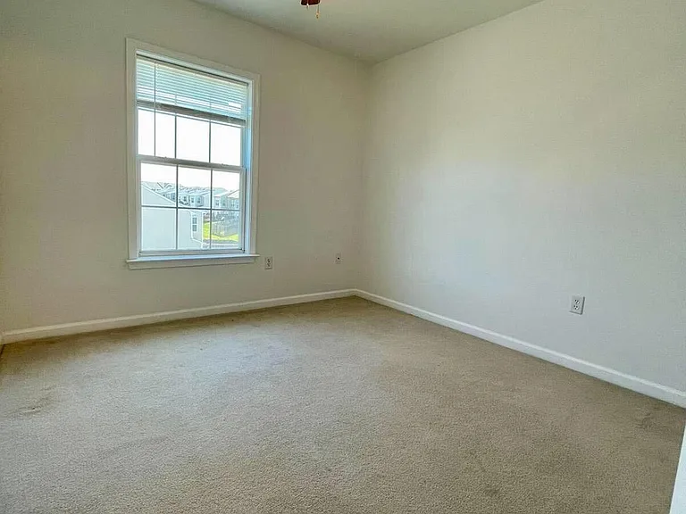 61 Quartz Rd — Photo 9