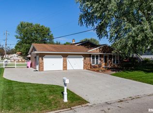 1117 Meadow Ln, Colona, IL 61241
