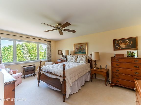 4th image of 2812 E Bel Aire Dr APT 302