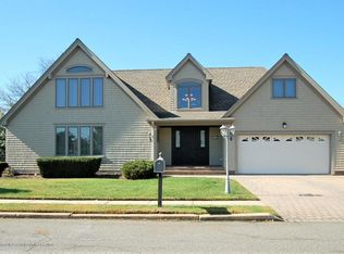 32 Freeman Court, Toms River, NJ 08753