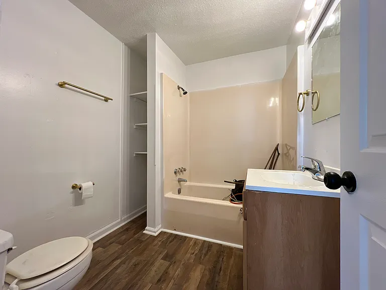 411 Sharp St — Photo 10