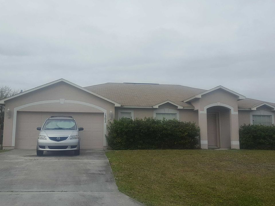 1st image of 1302 SE Concha St