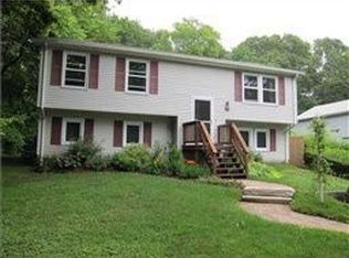 27 Twin Leaf Trl, Saunderstown, RI 02874