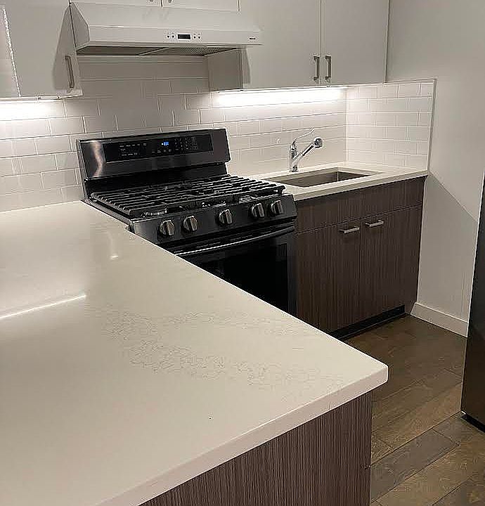 1st image of 109 Mott St APT 1