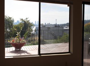 3905 4th Ave NE APT 102, Seattle, WA 98105