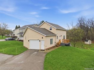 2428 Fisher Rd, Howell, MI 48855
