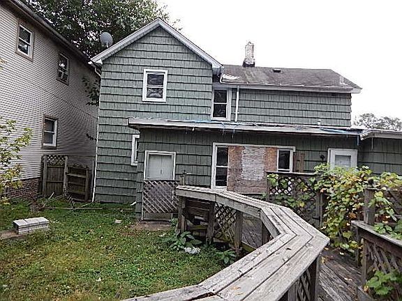 4th image of 2642 Vermont St
