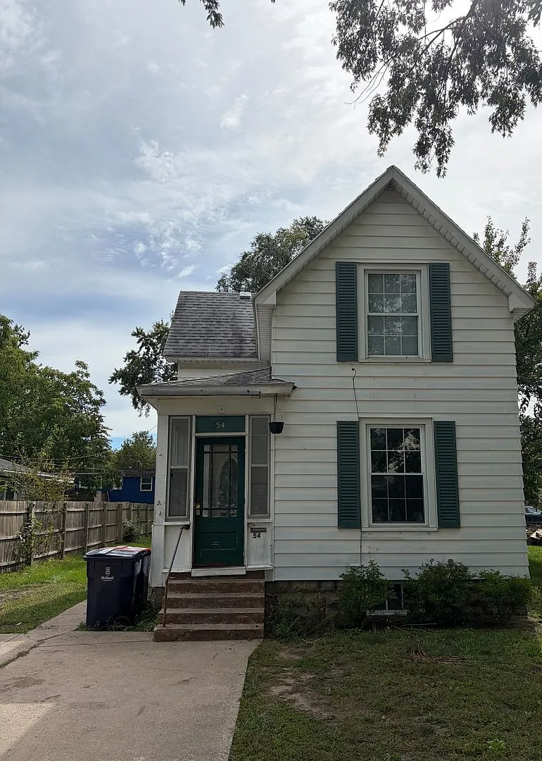 Spacious 3 Bedroom Southside Holland — Photo 1