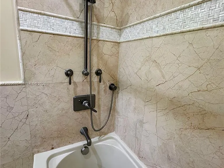 10445 Canterbury Ct — Photo 77